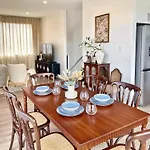 Modern French Retro Townhouse In Sandringham, Close To City, Heat Pumps, Netfilx