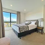 Modern French Retro Townhouse In Sandringham, Close To City, Heat Pumps, Netfilx